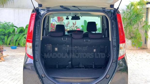 Toyota Roomy 1.0 AWD 2019 Matt Black
