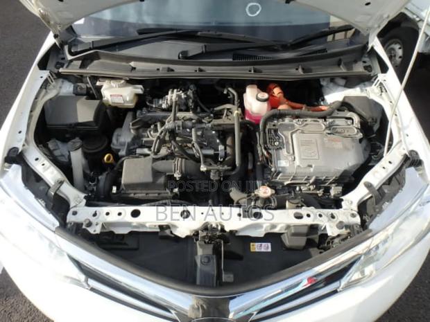 Toyota Corolla Fielder 1.5 Hybrid FWD 2020 White