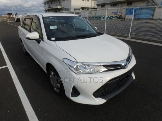 Toyota Corolla Fielder 1.5 Hybrid FWD 2020 White