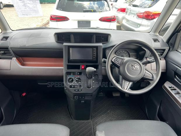 Toyota Roomy 2019 Gray
