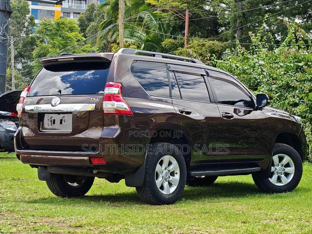 Toyota Land Cruiser Prado 2.8 D-4D 2015 Brown