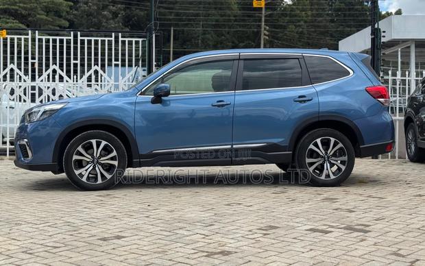 Subaru Forester Premium AWD 2019 Blue