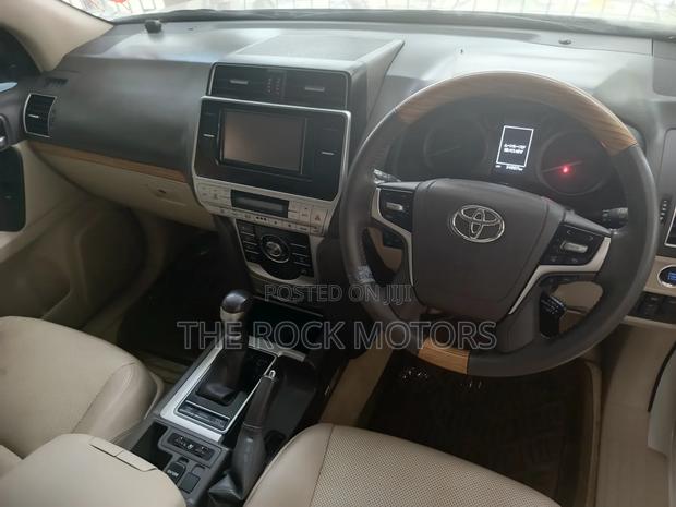 Toyota Land Cruiser Prado 2019 White