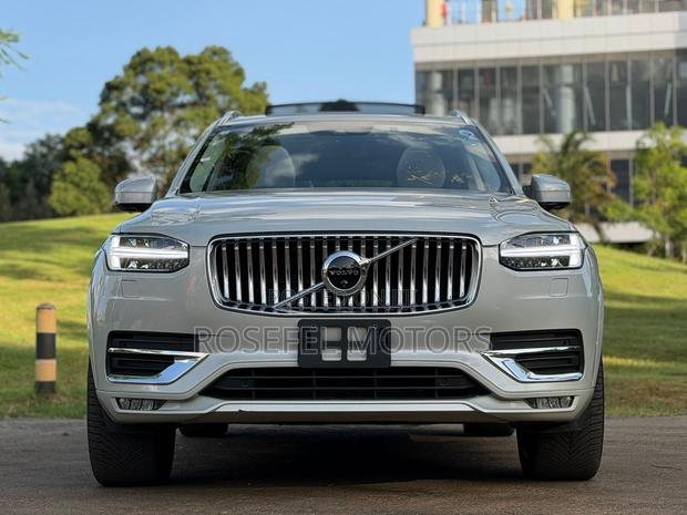 Volvo XC90 T6 Inscription 7 Passenger AWD 2020 White