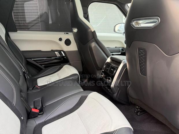 Land Rover Range Rover Sport SVR 2019 Blue