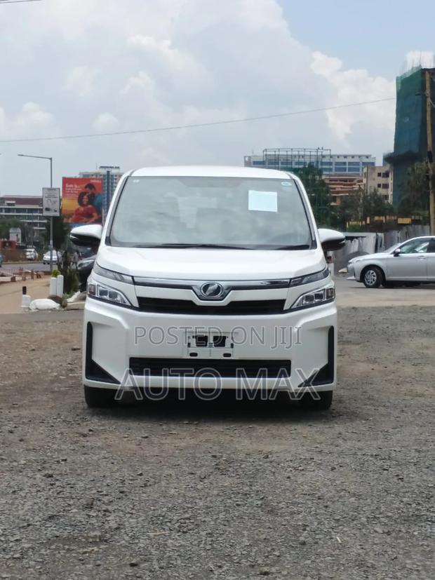 Toyota Voxy 2019 White