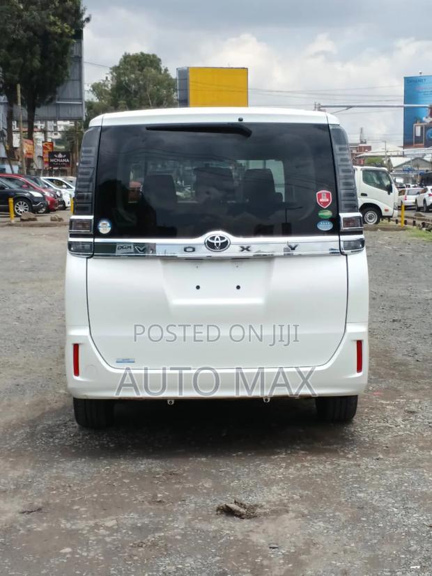 Toyota Voxy 2019 White