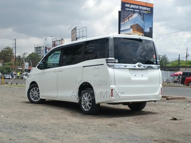 Toyota Voxy 2019 White