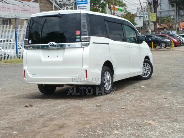 Toyota Voxy 2019 White