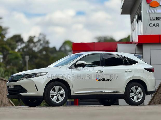 Toyota Harrier 2.0 4WD 2018 White