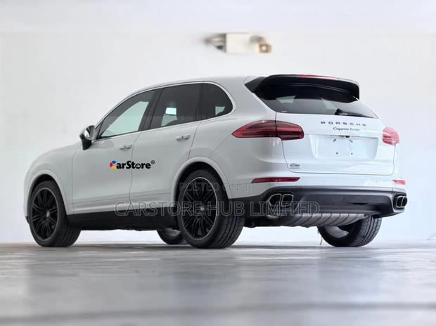 Porsche Cayenne Turbo AWD 2017 White