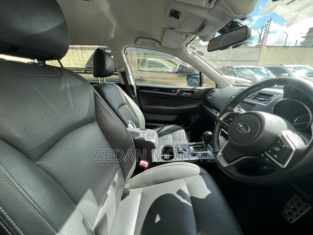 Subaru Outback 2019 Silver