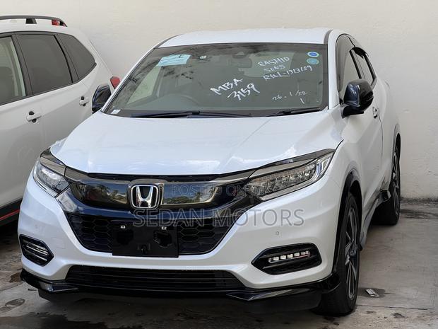 Honda Vezel 2019 Off white