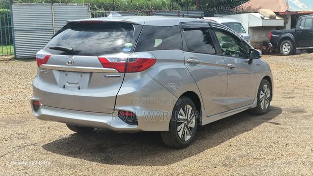 Honda Fit Shuttle 1.5 Hybrid 2WD 2016 Gray