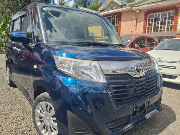 Toyota Roomy 2018 Blue