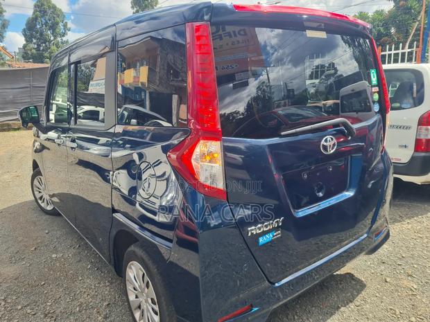 Toyota Roomy 2018 Blue