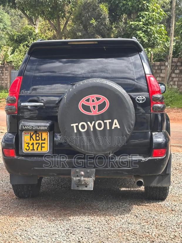 Toyota Land Cruiser 2005 Black