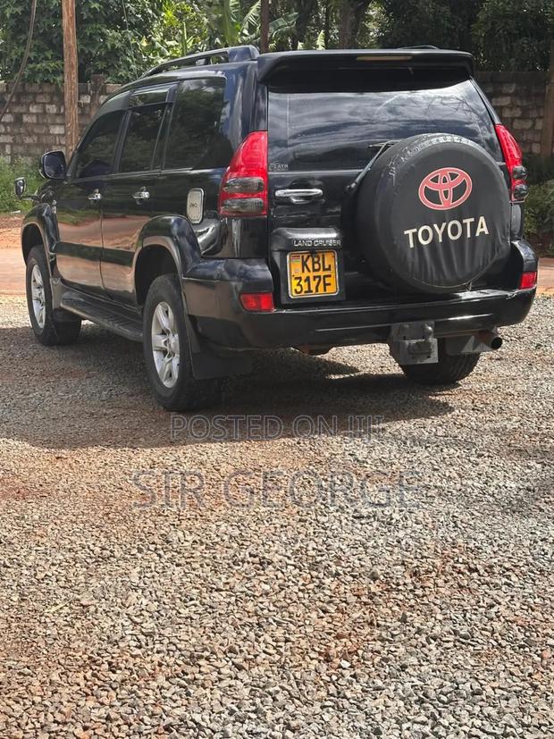 Toyota Land Cruiser 2005 Black