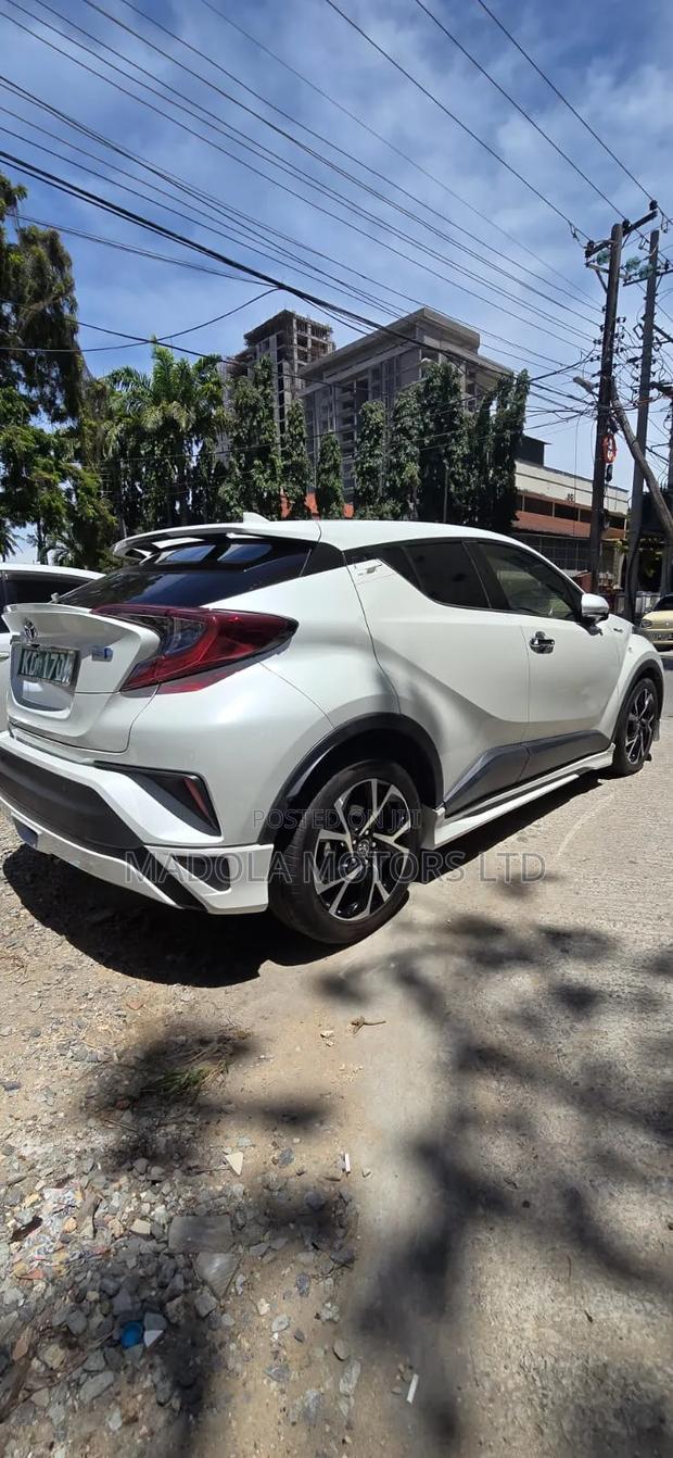 Toyota C-HR LE FWD 2019 White