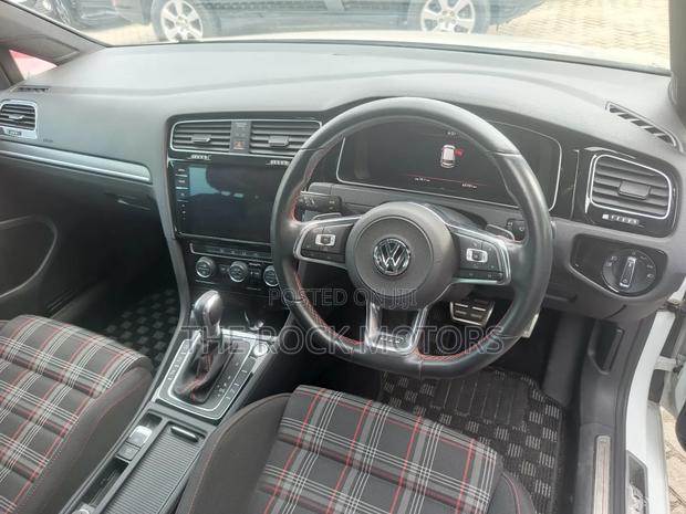 Volkswagen Golf 2018 White