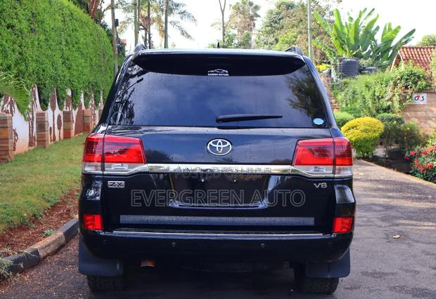 Toyota Land Cruiser 2014 Black