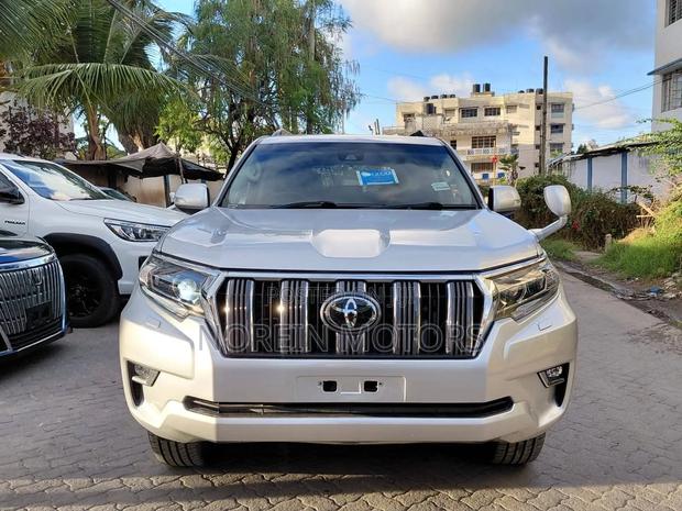 Toyota Land Cruiser Prado 2019 Off white
