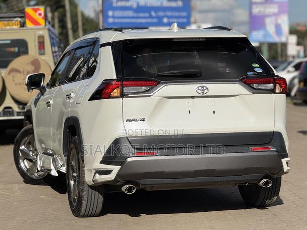 Toyota RAV4 TRD Off Road AWD 2020 White