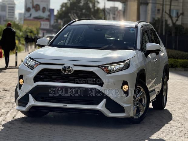 Toyota RAV4 TRD Off Road AWD 2020 White