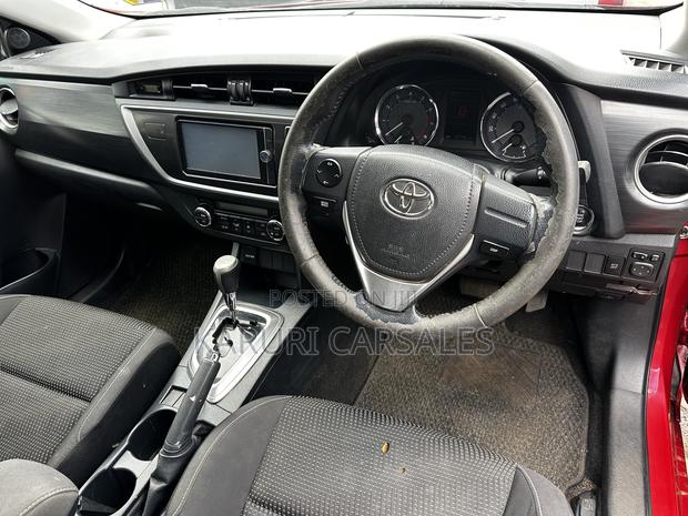 Toyota Auris 2014 Red