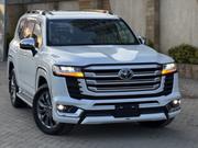 Toyota Land Cruiser LC300 2023 White for sale