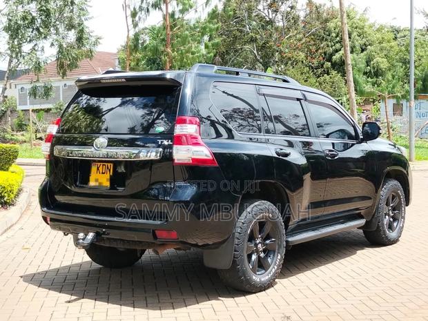 Toyota Land Cruiser Prado 2016 Black