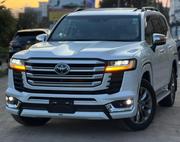 Toyota Land Cruiser LC300 2023 White for sale