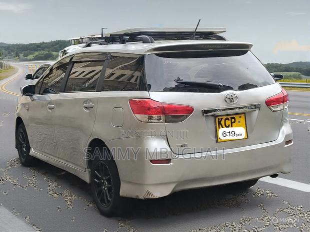 Toyota Wish 2010 Silver