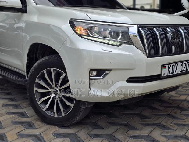 Toyota Land Cruiser Prado 2.8 2018 White