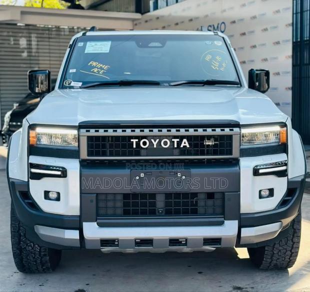 Toyota Land Cruiser Prado 2.8 2024 White