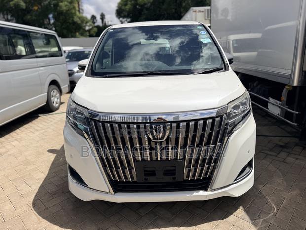 Toyota Esquire 2.0 FWD (7 seater) 2019 White