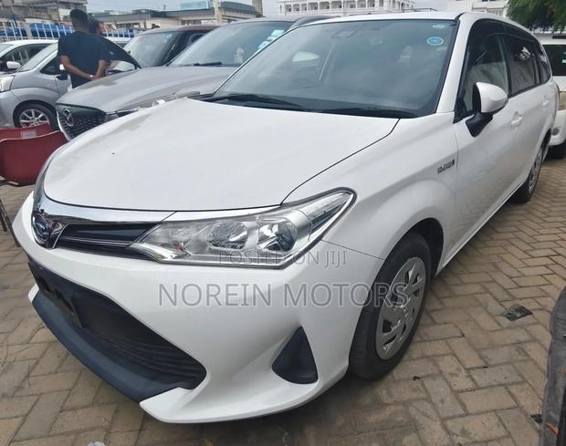 Toyota Corolla Fielder 2018 White