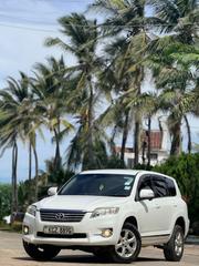Toyota Vanguard 2013 White for sale