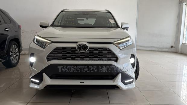 Toyota RAV4 Adventure AWD 2020 White