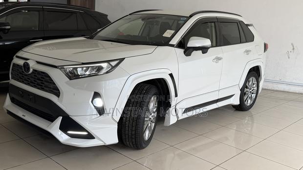 Toyota RAV4 Adventure AWD 2020 White