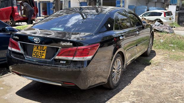 Toyota Crown 2016 Black