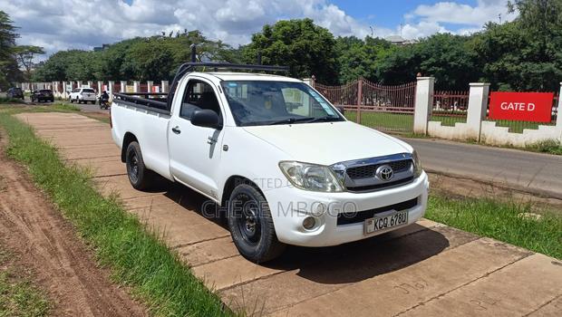 Toyota Hilux 2.5 D-4D SRX 2012 White