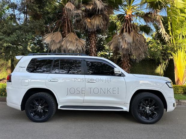 Toyota Land Cruiser 4.6 V8 ZX 2015 White