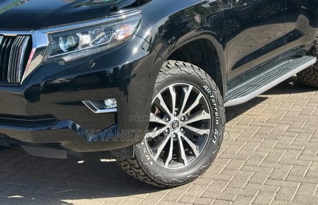 Toyota Land Cruiser Prado 2.8 2019 Black