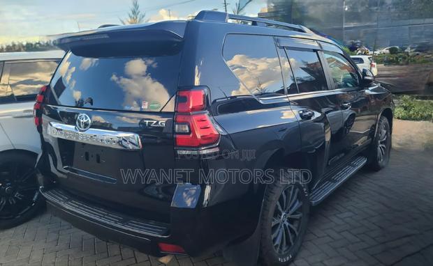 Toyota Land Cruiser Prado 2.8 2019 Black