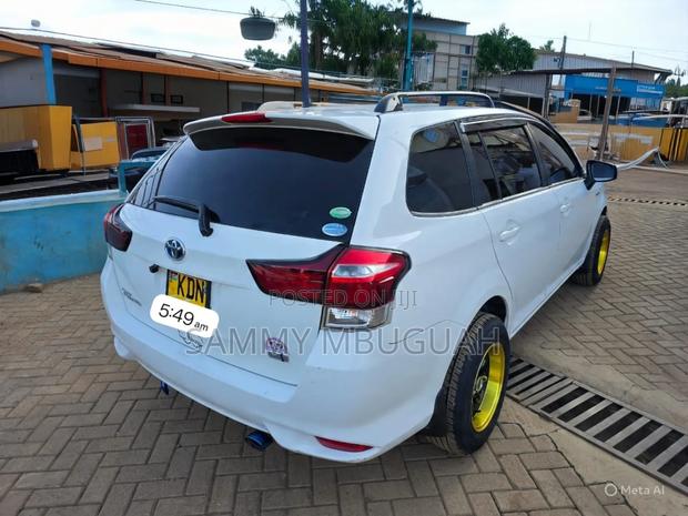 Toyota Corolla Fielder 2016 Pearl