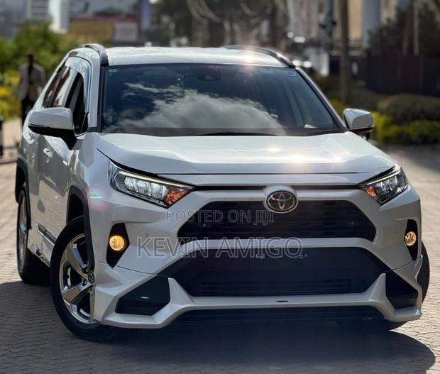 Toyota RAV4 2020 White