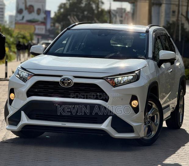 Toyota RAV4 2020 White