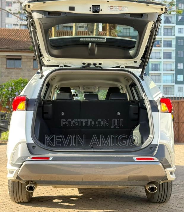 Toyota RAV4 2020 White
