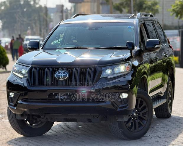 Toyota Land Cruiser Prado 2.7 2023 Black